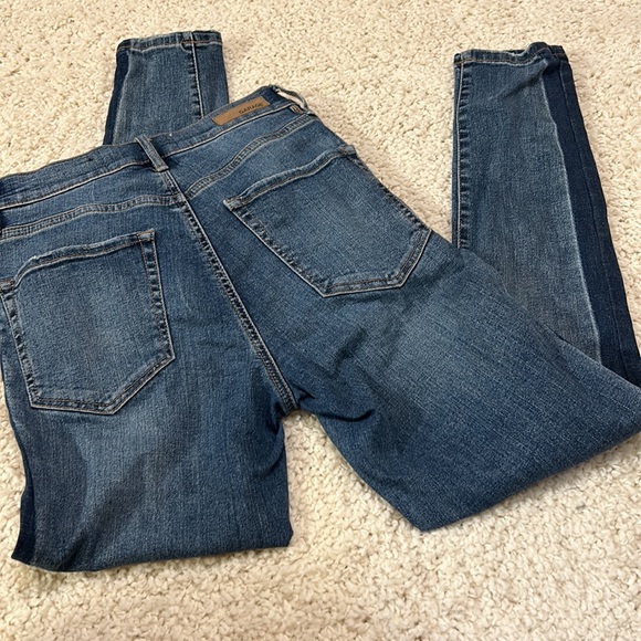 GARAGE 3 Premium 2 toned denim Ultra High Rise cropped jeans w slight distress - Picture 7 of 10